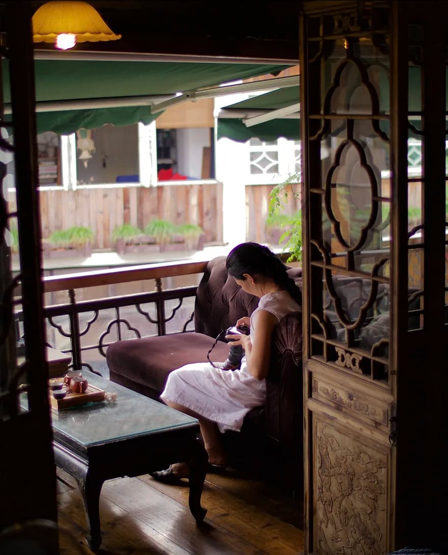 Charming cafés & local shops